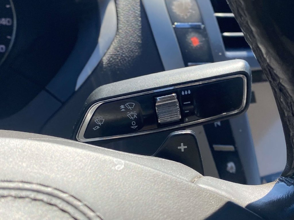 Used 2019 Lincoln MKZ Reserve FWD image 34
