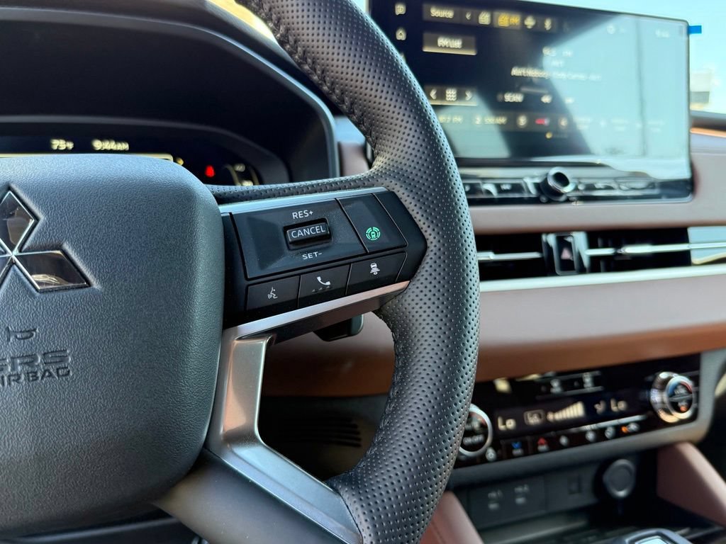 New 2026 Mitsubishi Outlander SEL FWD image 23