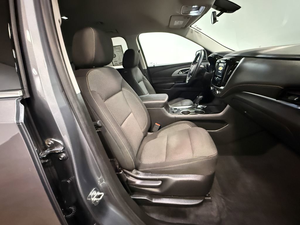 Used 2020 Chevrolet Traverse LS image 13