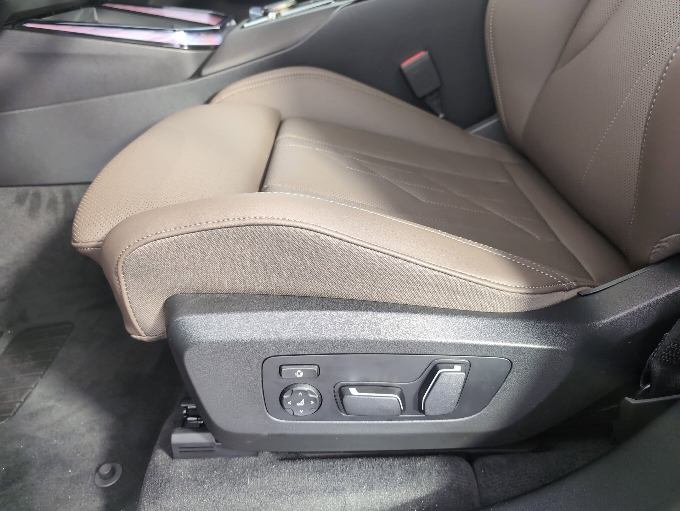 Used 2025 BMW X3 xDrive30i w/ Premium Package image 11