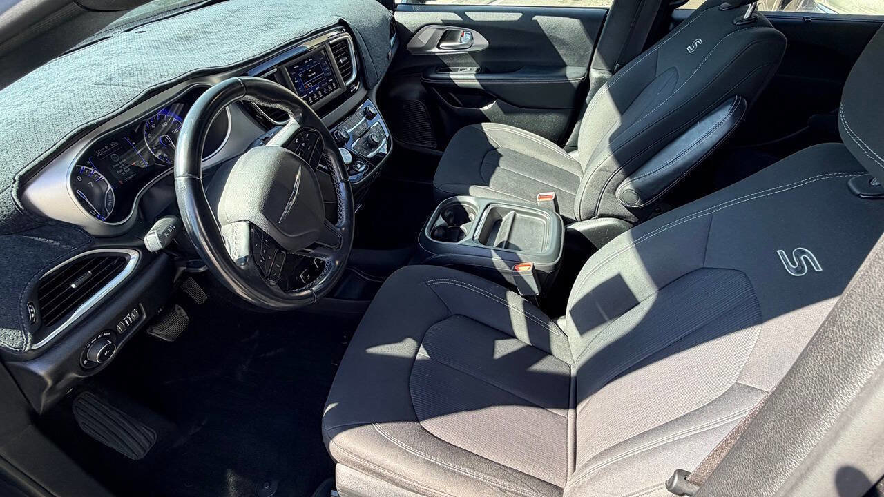 Used 2018 Chrysler Pacifica Touring Plus w/ S Appearance Package image 20