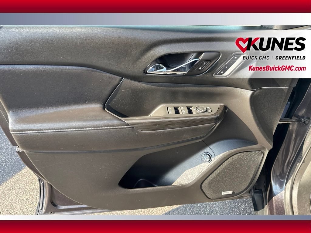 Used 2018 GMC Acadia SLT AWD/4WD image 16