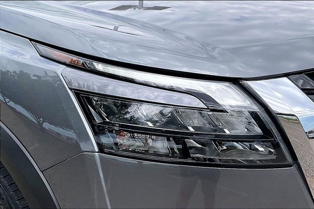Certified 2024 Nissan Pathfinder S FWD image 27