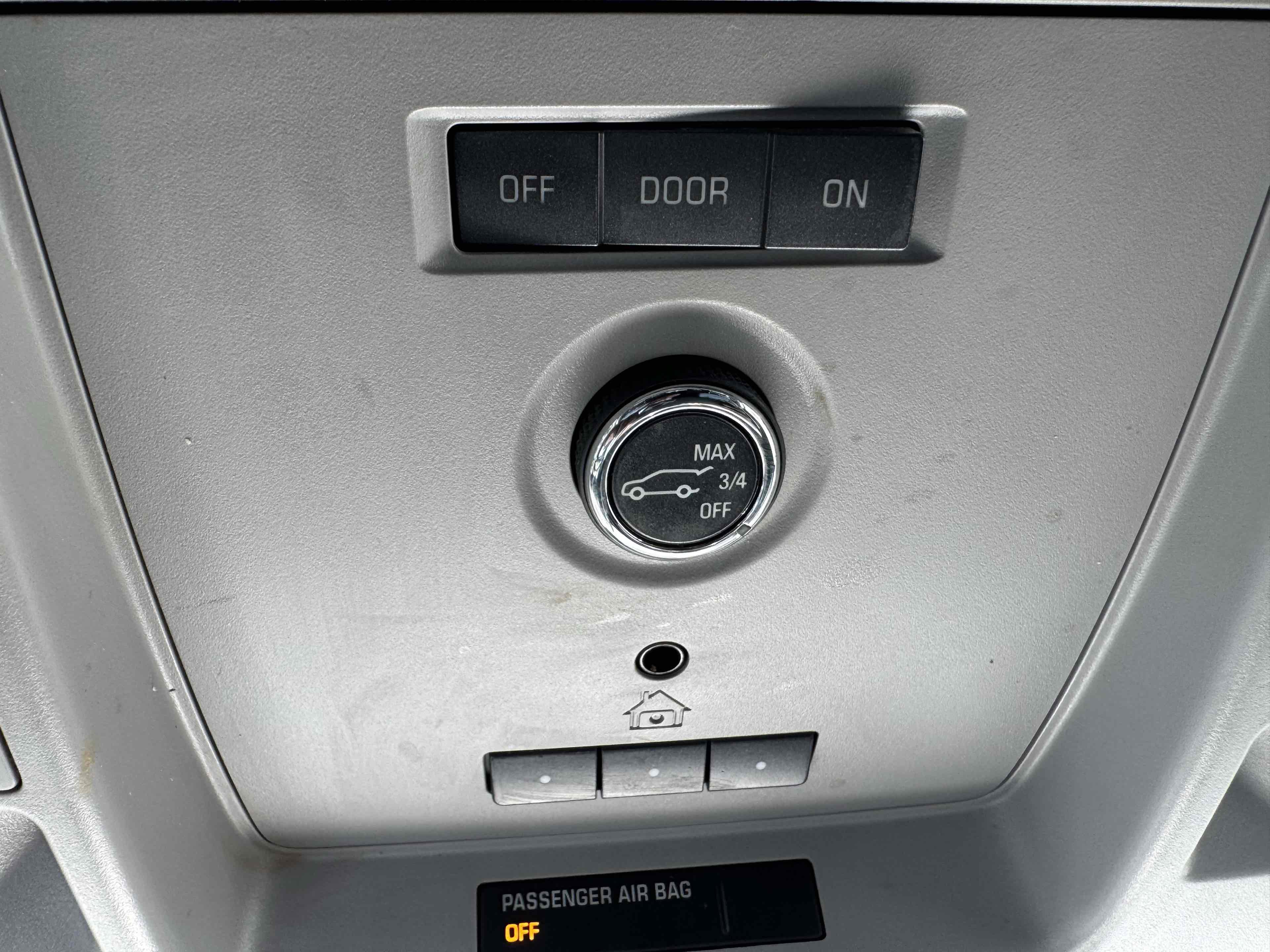 Used 2018 Chevrolet Suburban Premier image 31