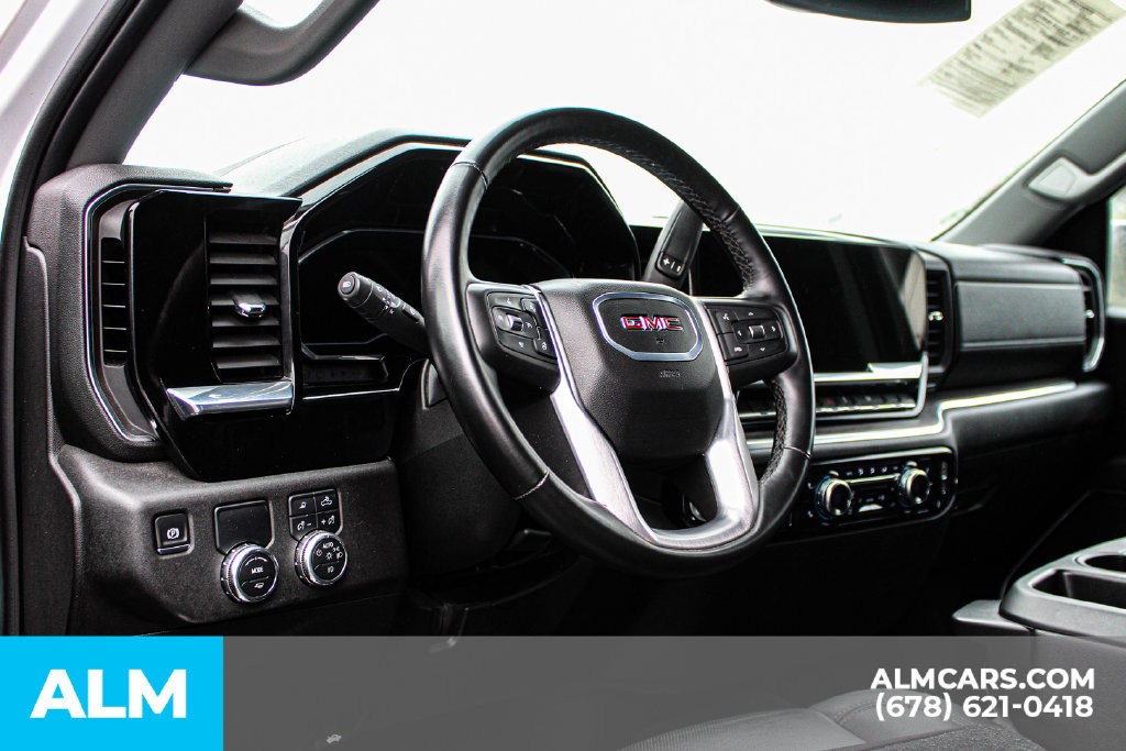 Used 2025 GMC Sierra 1500 SLT RWD image 30