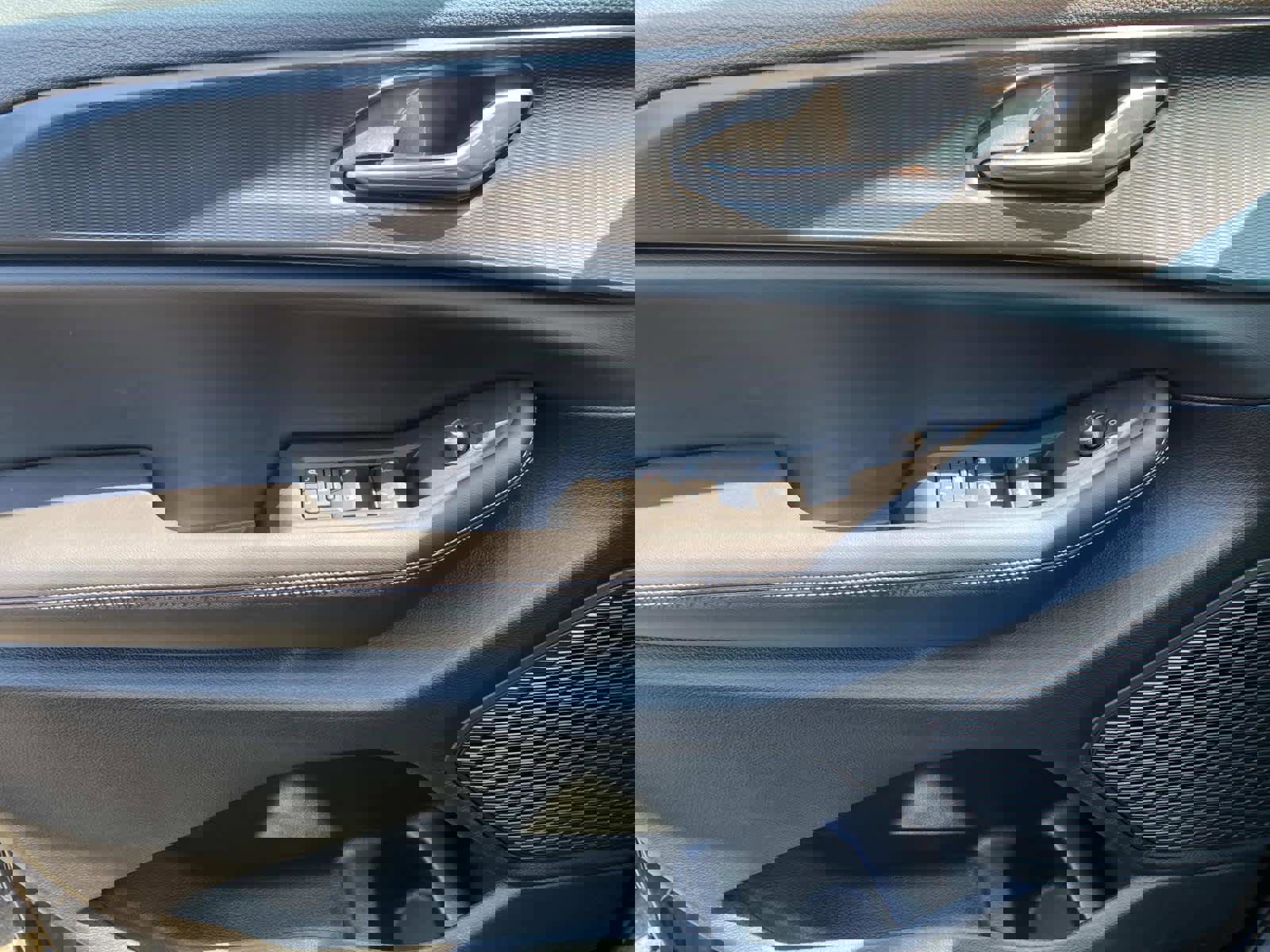 New 2025 Jeep Grand Cherokee Altitude image 17