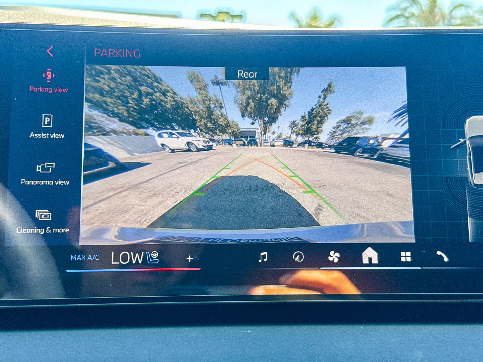 Certified 2025 BMW X3 xDrive30i w/ M Sport Package AWD/4WD image 24