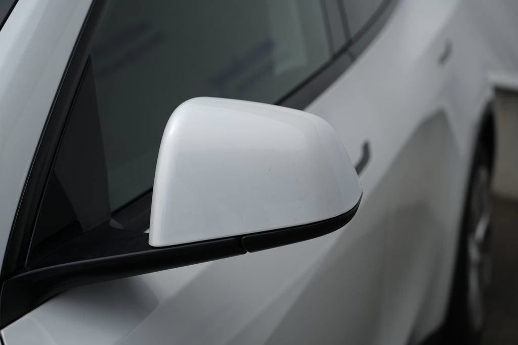 Used 2023 Tesla Model Y AWD image 12