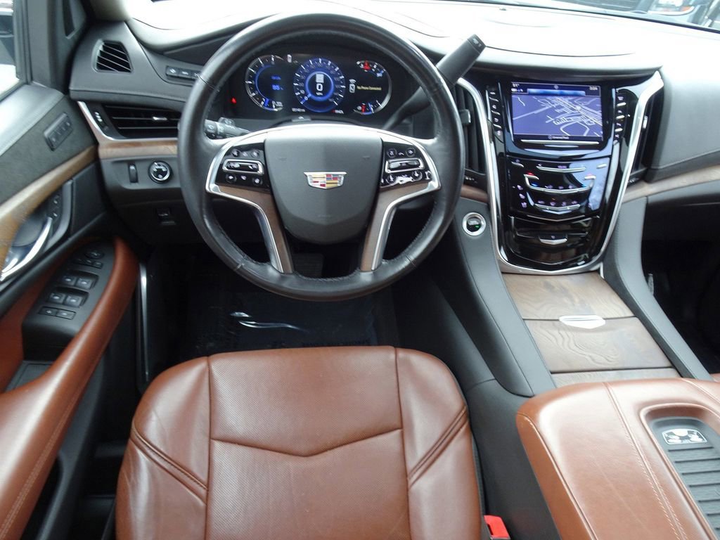 Used 2020 Cadillac Escalade Premium Luxury image 15