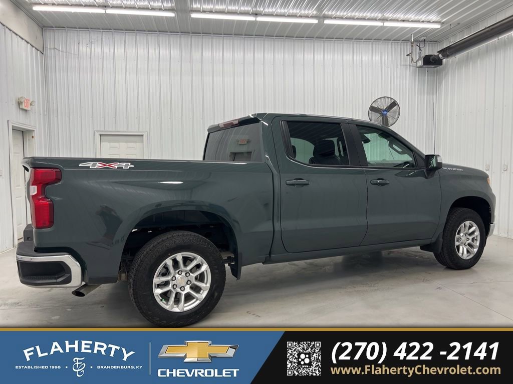 Used 2025 Chevrolet Silverado 1500 LT image 2