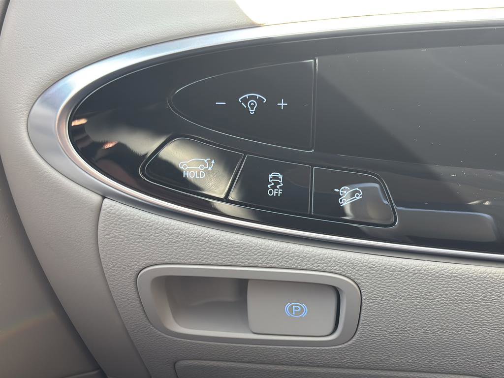 Used 2026 Genesis GV70 2.5T Select image 34