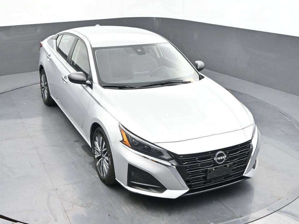 Used 2024 Nissan Altima 2.5 SV FWD image 25