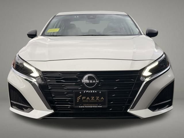 Used 2024 Nissan Altima 2.5 SV image 9