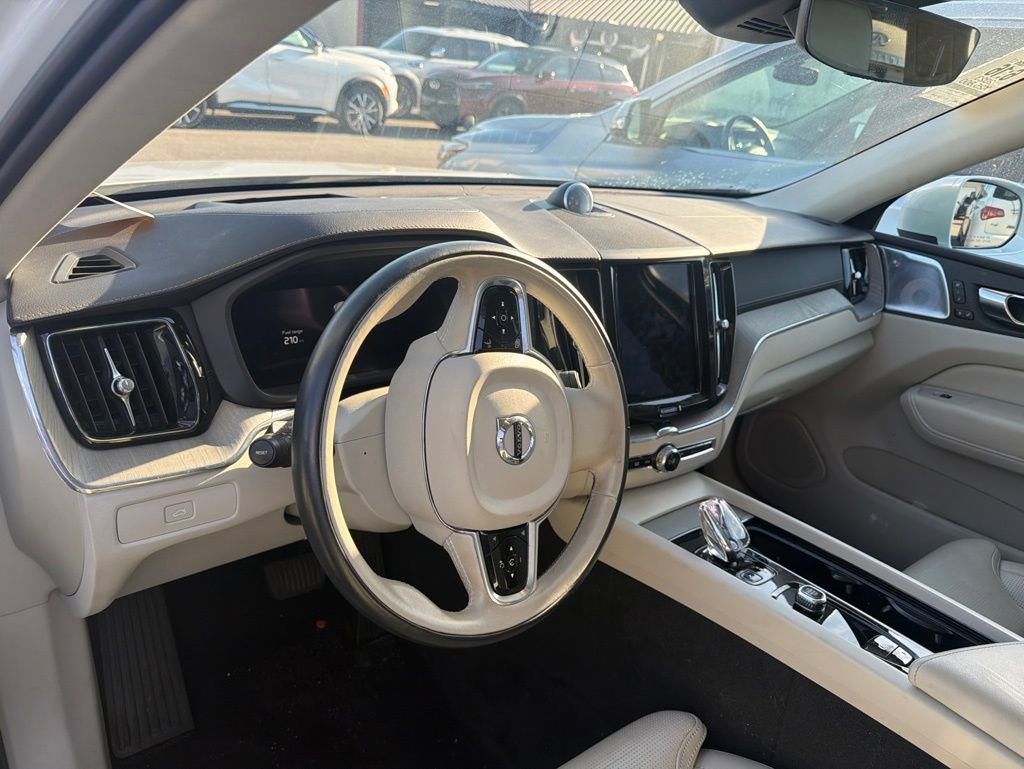Used 2023 Volvo XC60 B5 Ultimate AWD/4WD image 10