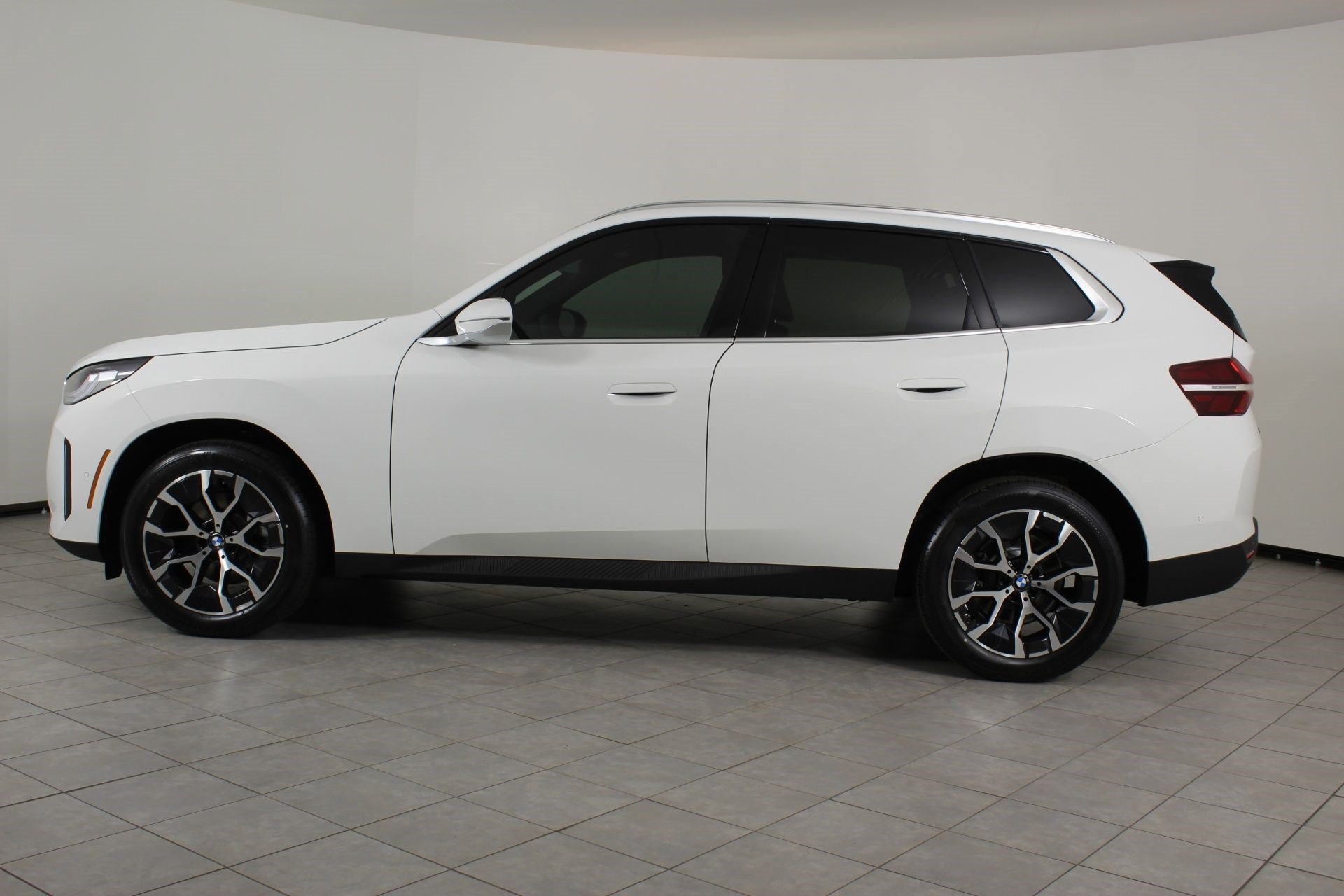 New 2026 BMW X3 xDrive30i w/ Convenience Package AWD/4WD image 2