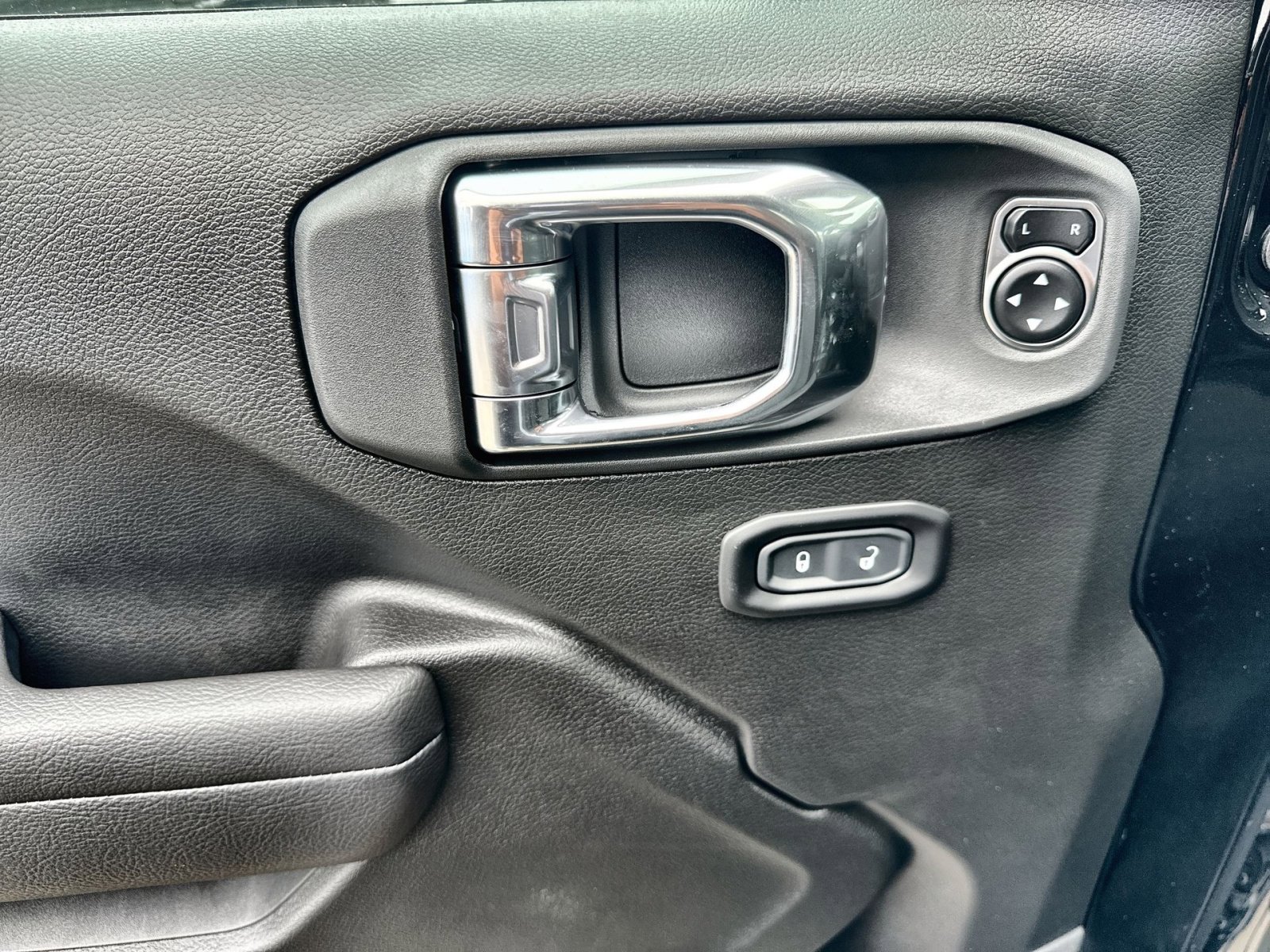 New 2025 Jeep Wrangler Willys image 15