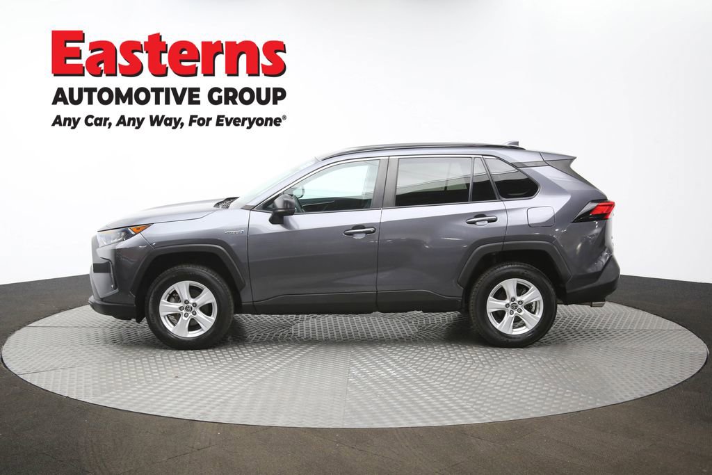 Used 2021 Toyota RAV4 LE image 59