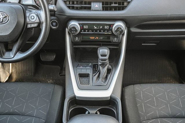 Used 2021 Toyota RAV4 XLE image 18