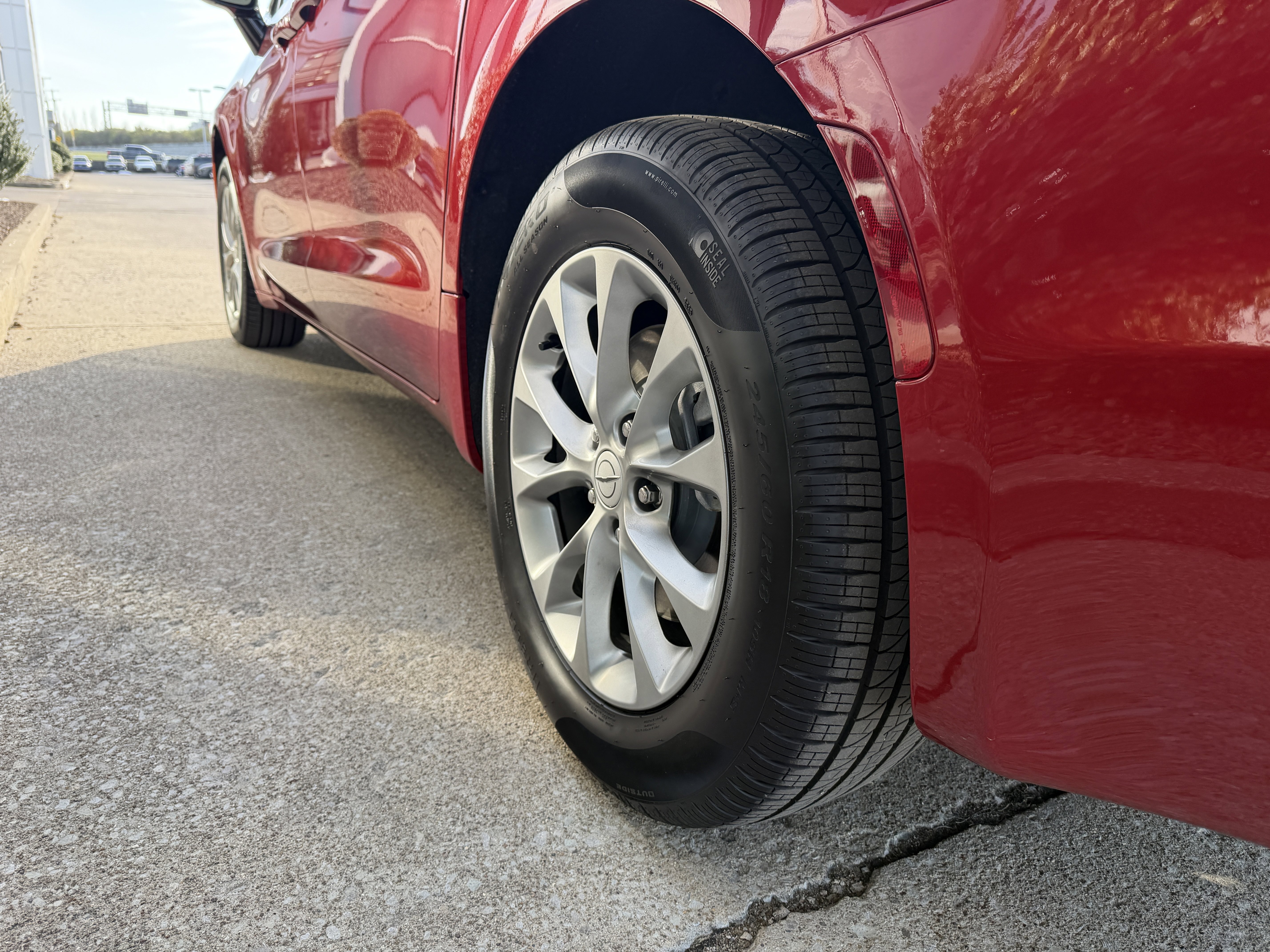 Used 2026 Chrysler Pacifica Select image 13