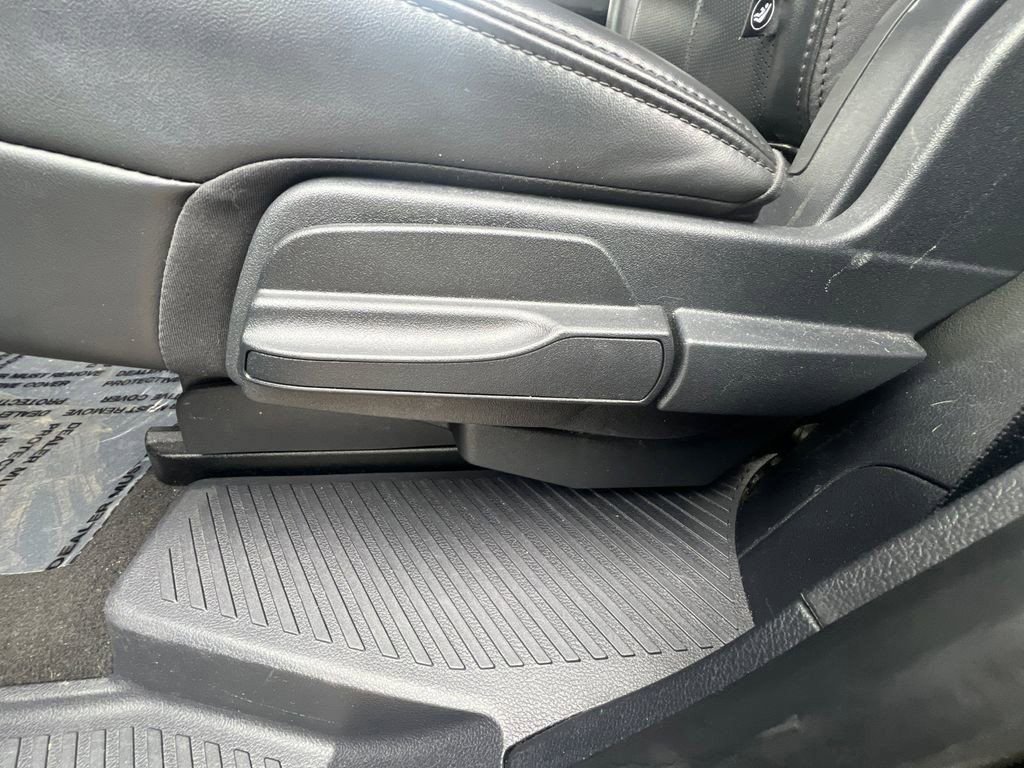 Used 2024 Ford Expedition XLT image 33