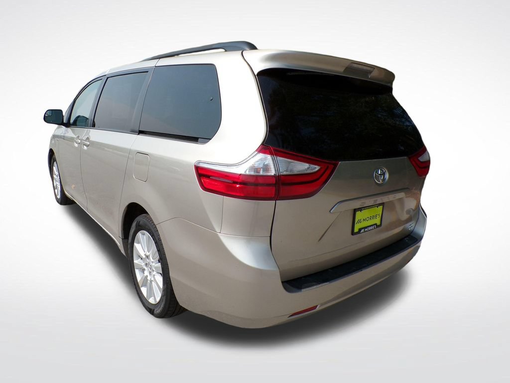 Used 2017 Toyota Sienna LE AWD/4WD image 4