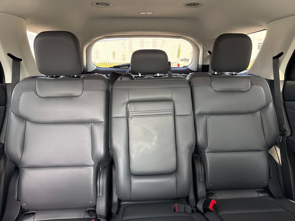 Used 2025 Ford Explorer Active w/ Active Comfort Package AWD/4WD image 42