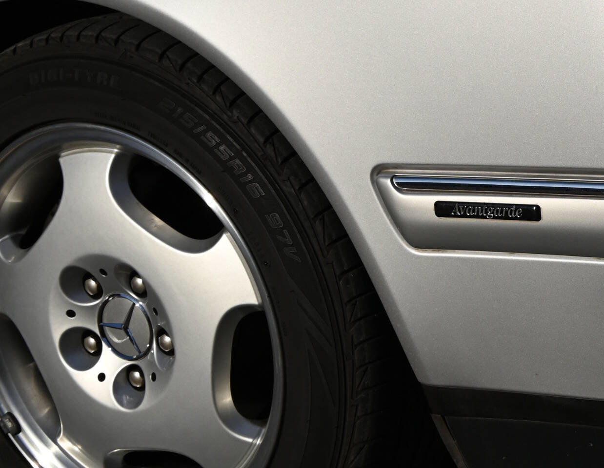 Used 1997 Mercedes-Benz E 420 image 7