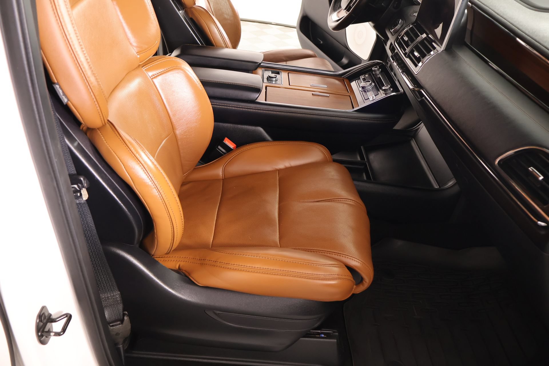 Used 2019 Lincoln Navigator L Reserve AWD/4WD image 15