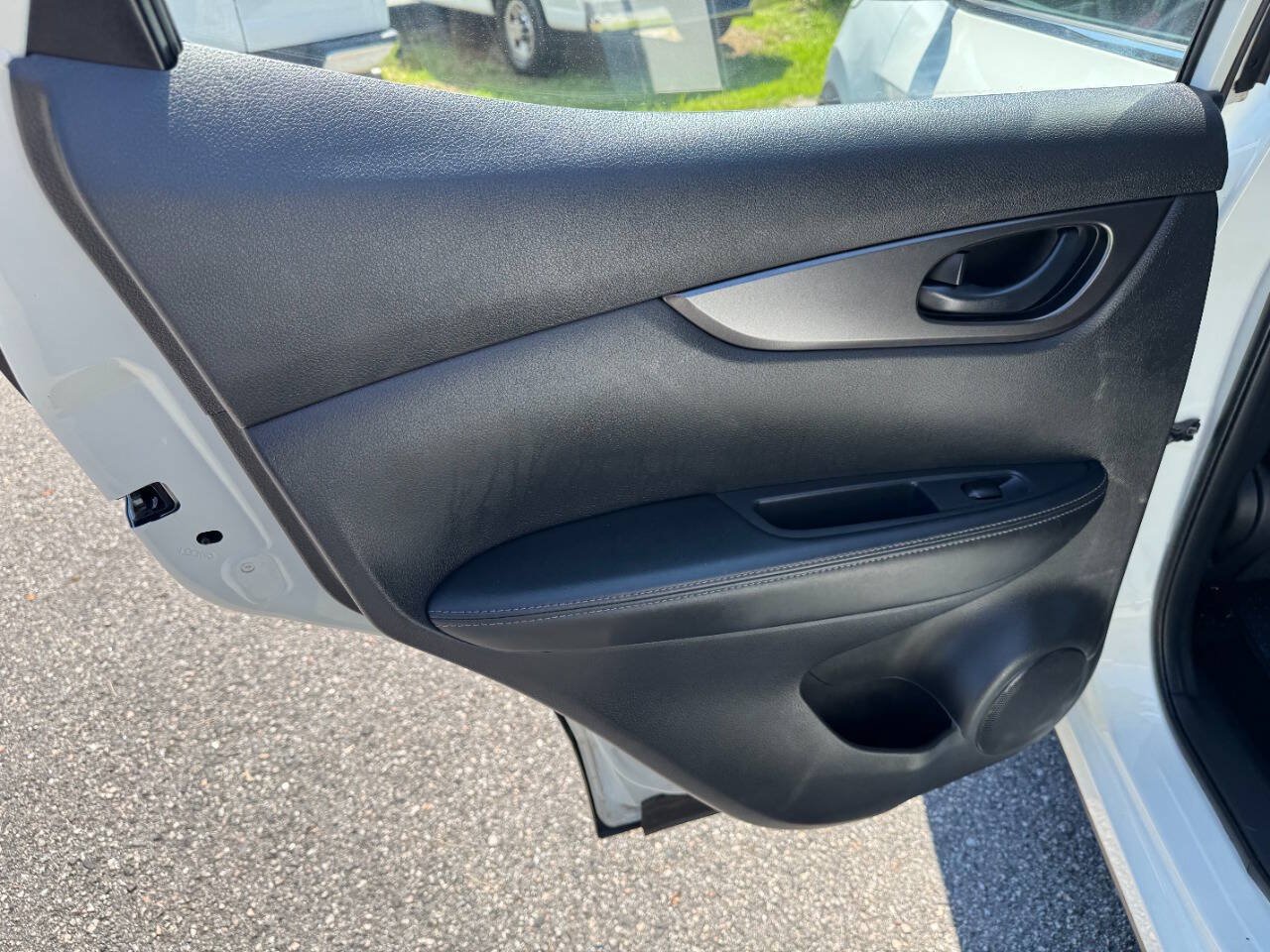 Used 2018 Nissan Rogue Sport S w/ S Appearance Package FWD image 38