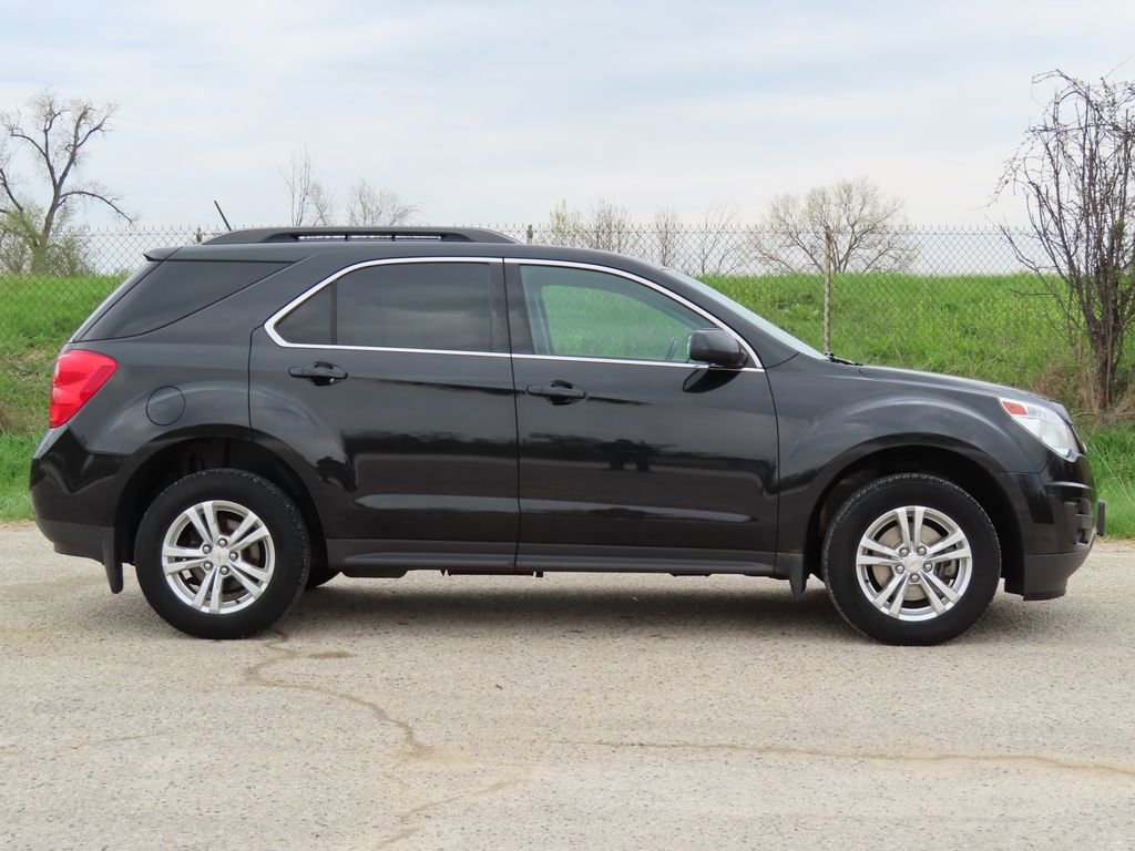 Used 2015 Chevrolet Equinox LT w/ Driver Convenience Package FWD image 2