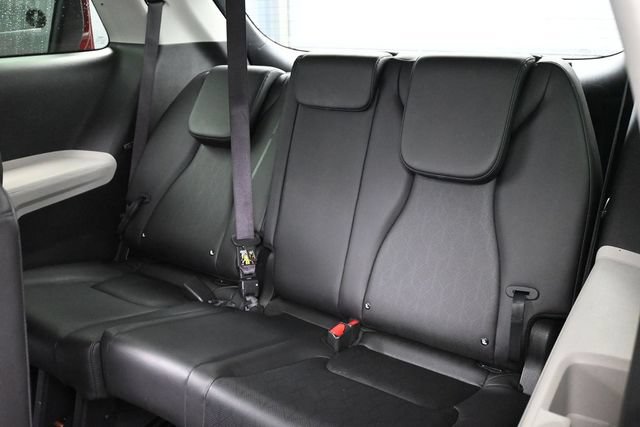 Used 2024 Kia Carnival LX FWD image 8
