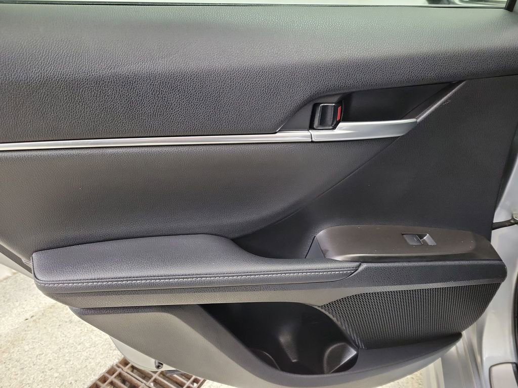 Used 2024 Toyota Camry XSE w/ Navigation Package image 19