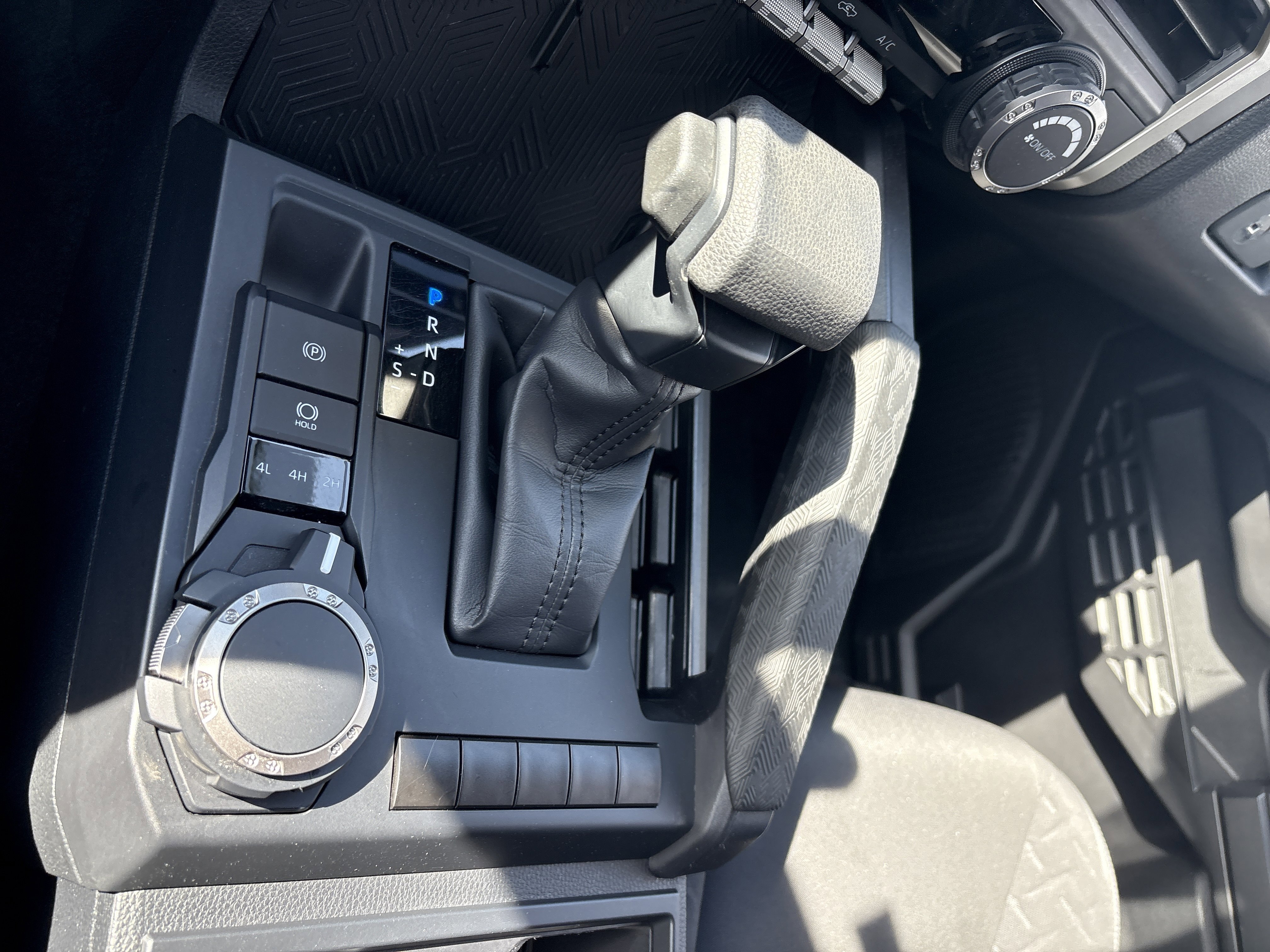 Used 2024 Toyota Tacoma SR image 26