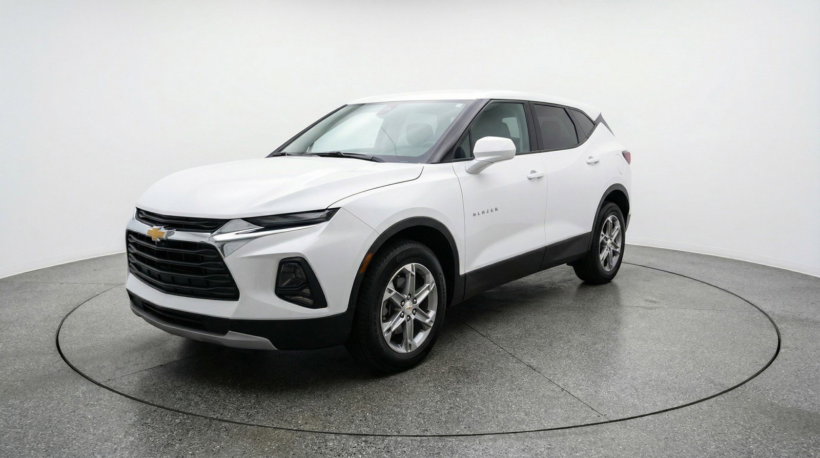 Used 2025 Chevrolet Blazer LT FWD image 3