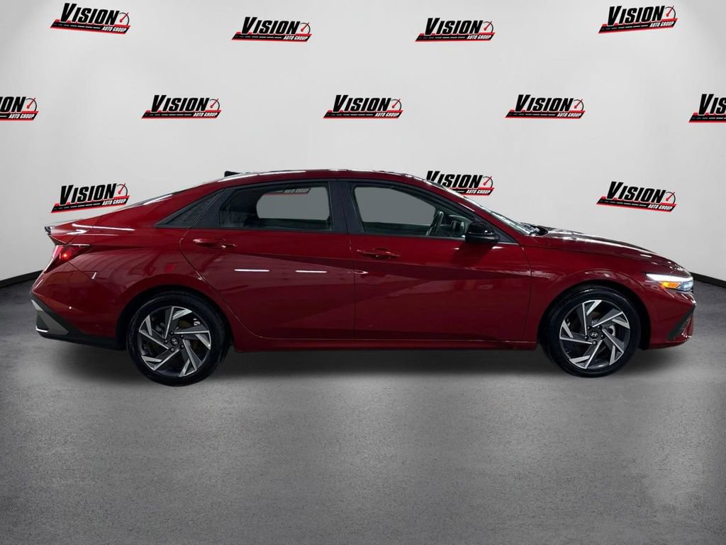 Certified 2025 Hyundai Elantra Sport image 4
