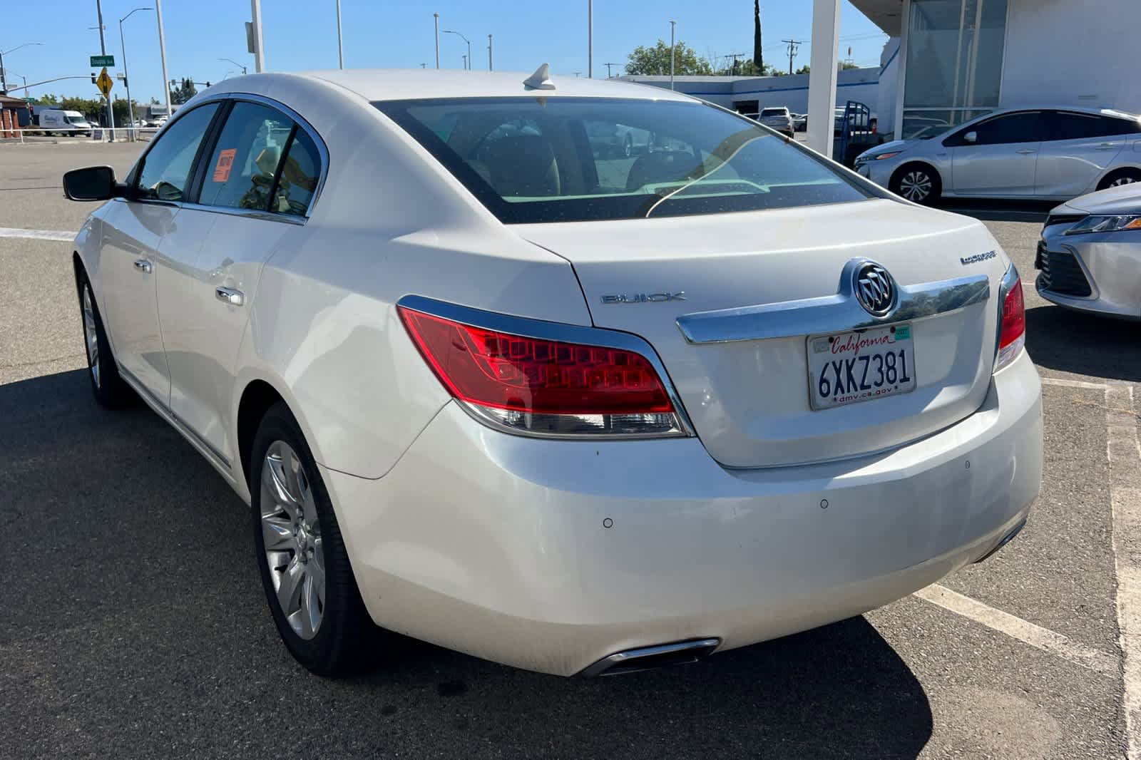 Used 2013 Buick LaCrosse Leather w/ Entertainment Package FWD image 6