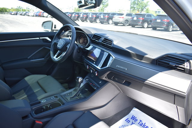 Used 2025 Audi Q3 2.0T Premium w/ Convenience Package AWD/4WD image 25
