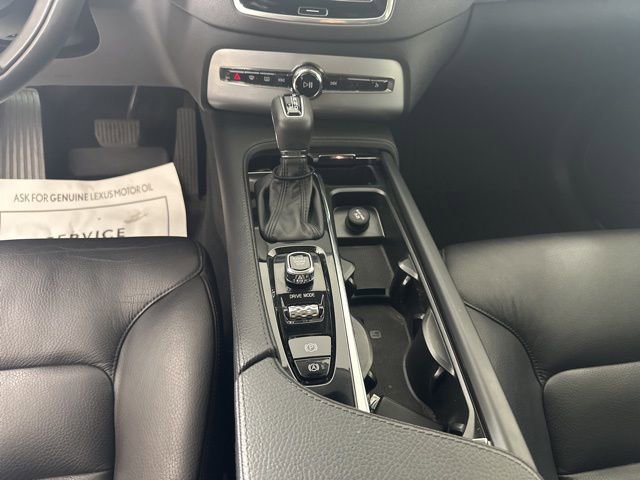 Used 2018 Volvo XC90 T5 Momentum w/ Convenience Package AWD/4WD image 14