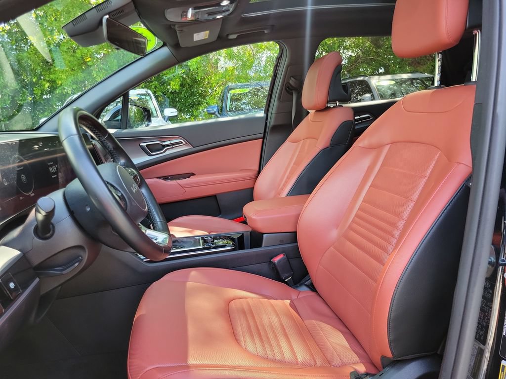 Certified 2023 Kia Sportage SX FWD image 2