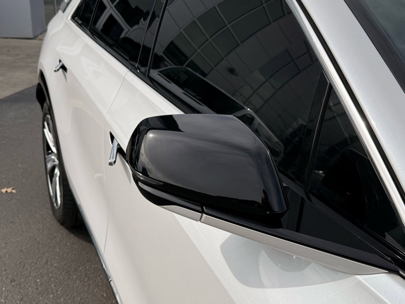 Used 2024 Cadillac Lyriq Tech image 14