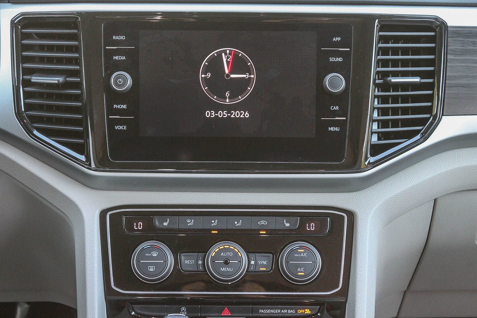 Certified 2023 Volkswagen Atlas SE w/ Black Wheel Package image 15