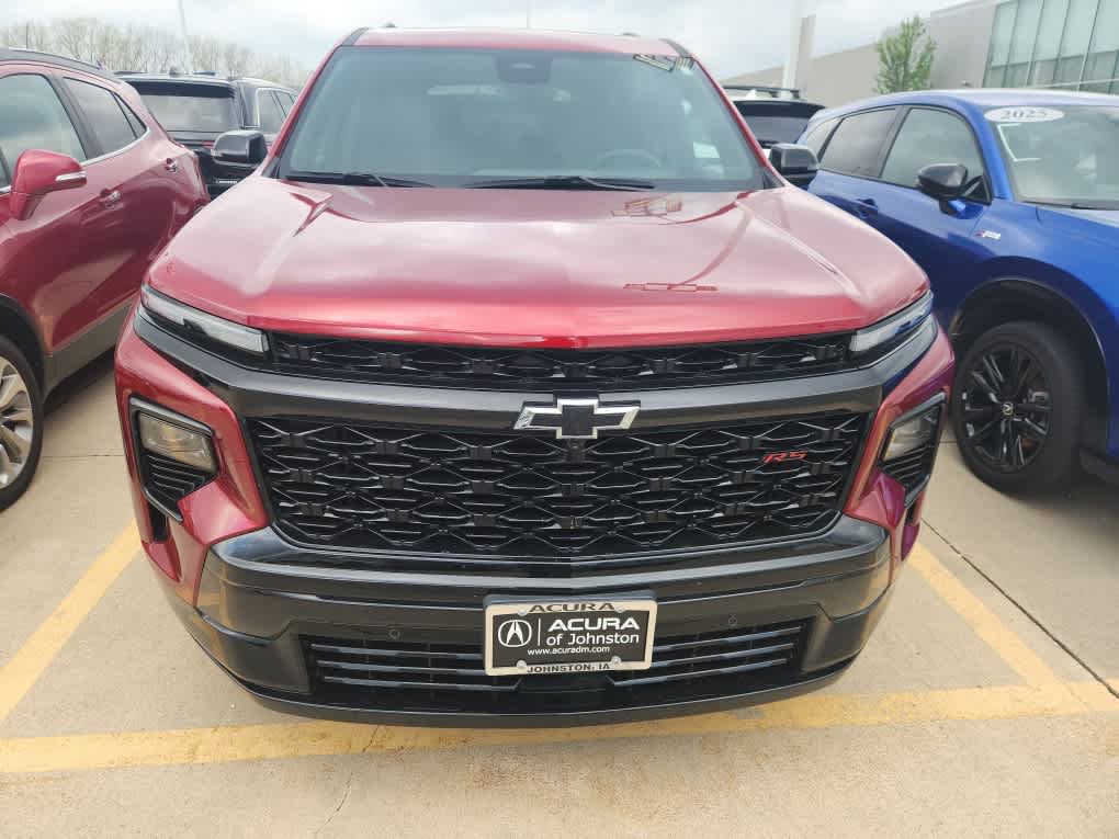 Used 2024 Chevrolet Traverse RS image 2