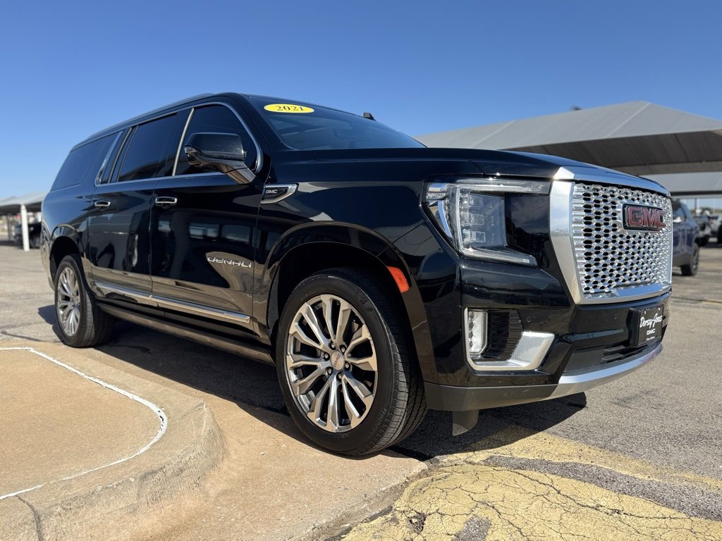 Used 2021 GMC Yukon XL Denali w/ Denali Premium Package image 3