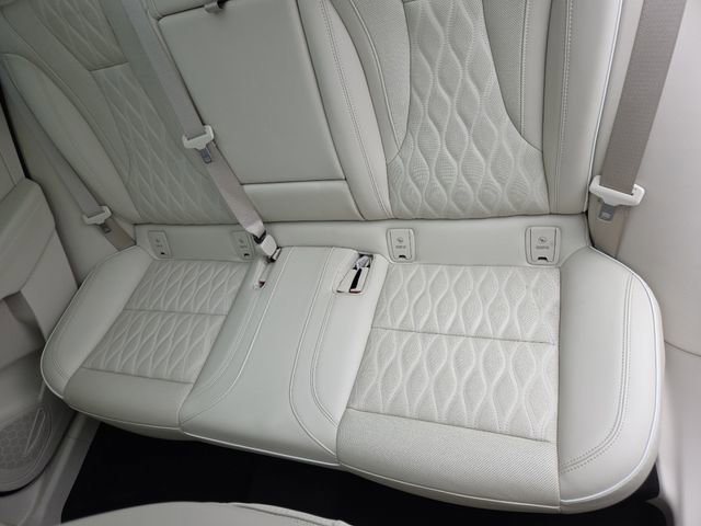 Used 2022 Buick Envision Avenir w/ Technology Package II image 33