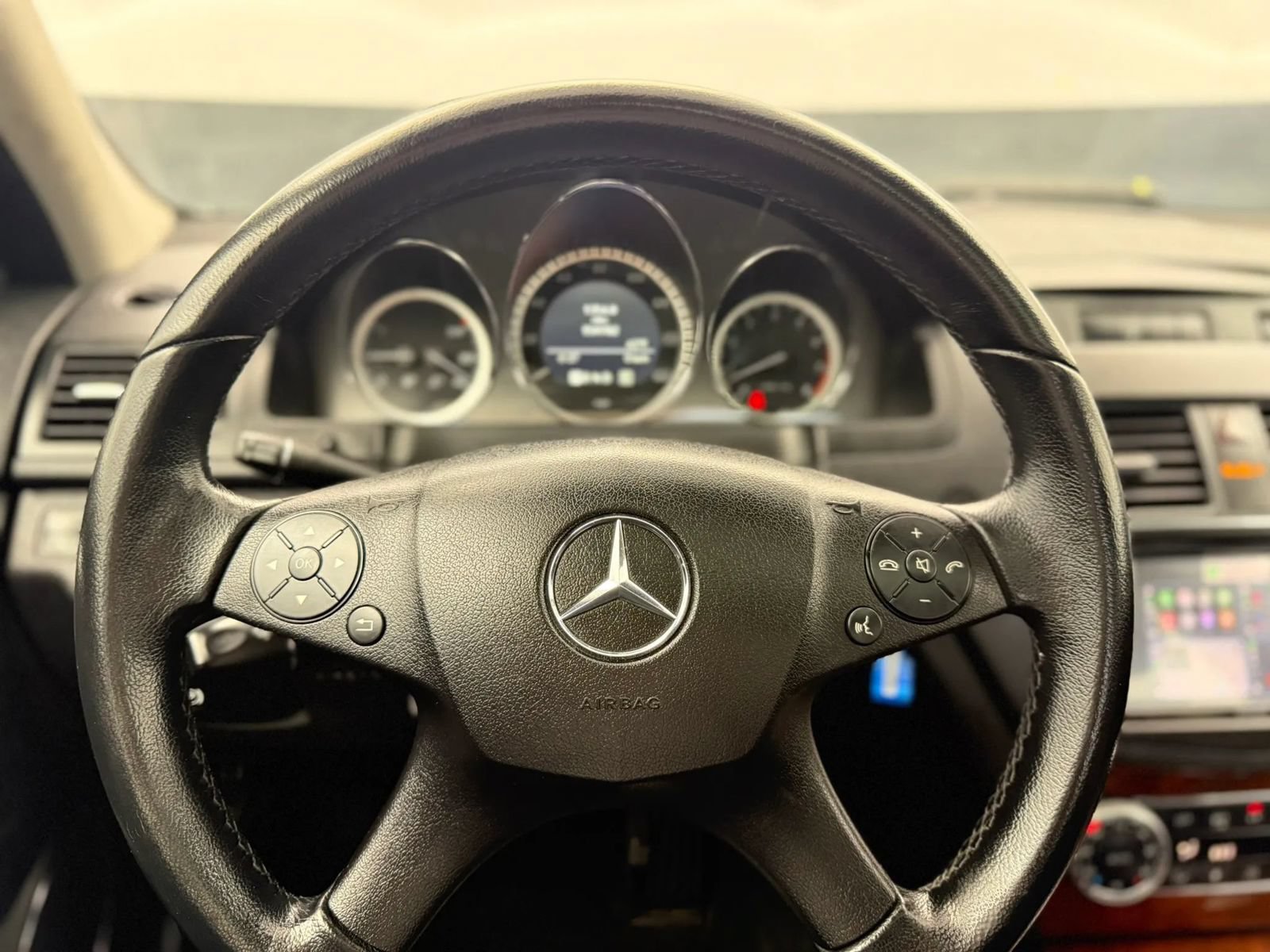 Used 2011 Mercedes-Benz C 300 4MATIC Sedan image 30