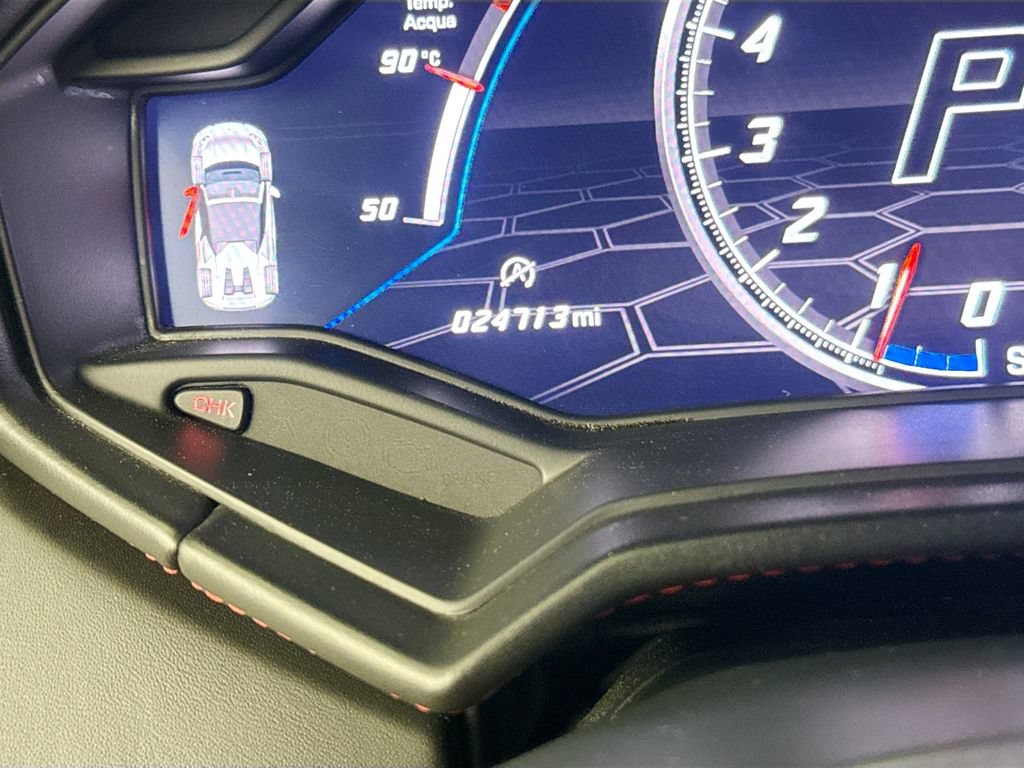 Used 2021 Lamborghini Huracan EVO RWD image 12