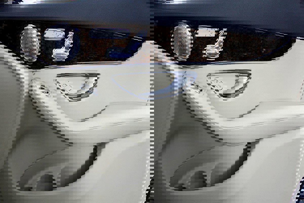 Used 2017 Mercedes-Benz GLC 300 4MATIC image 46