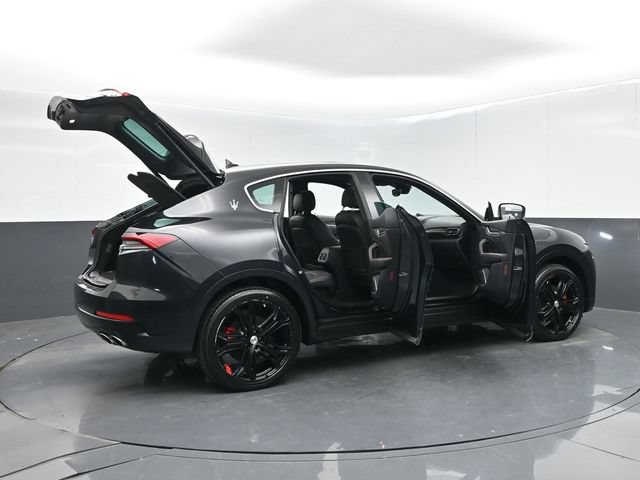 Used 2023 Maserati Levante GT AWD/4WD image 68