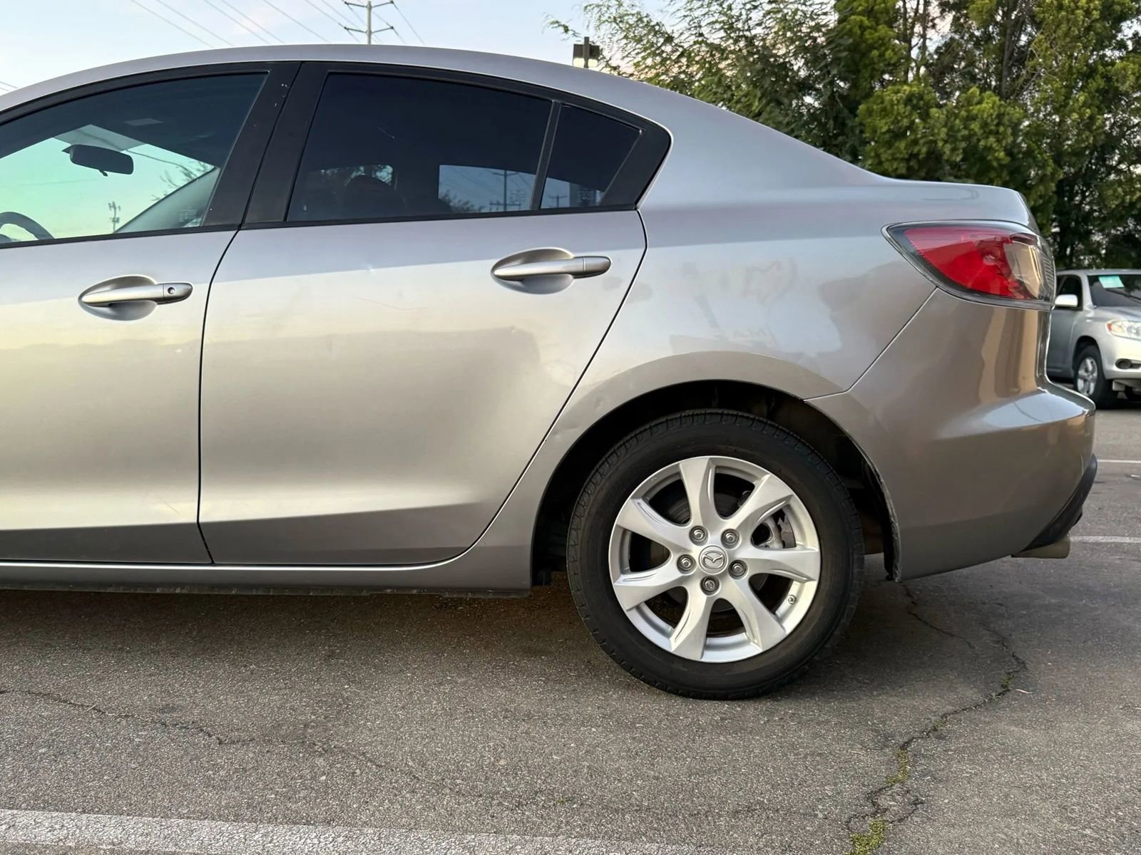 Used 2010 MAZDA MAZDA3 i Touring image 10