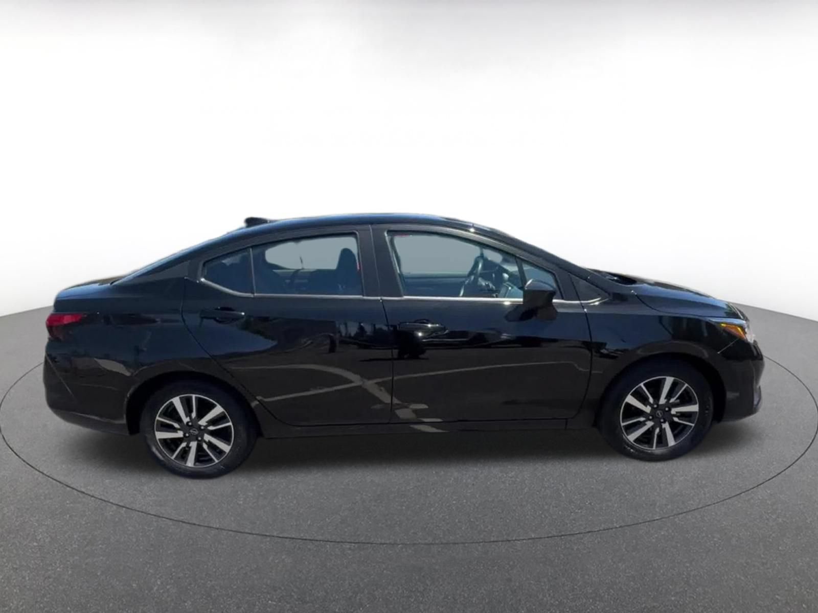 Used 2025 Nissan Versa SV FWD image 16